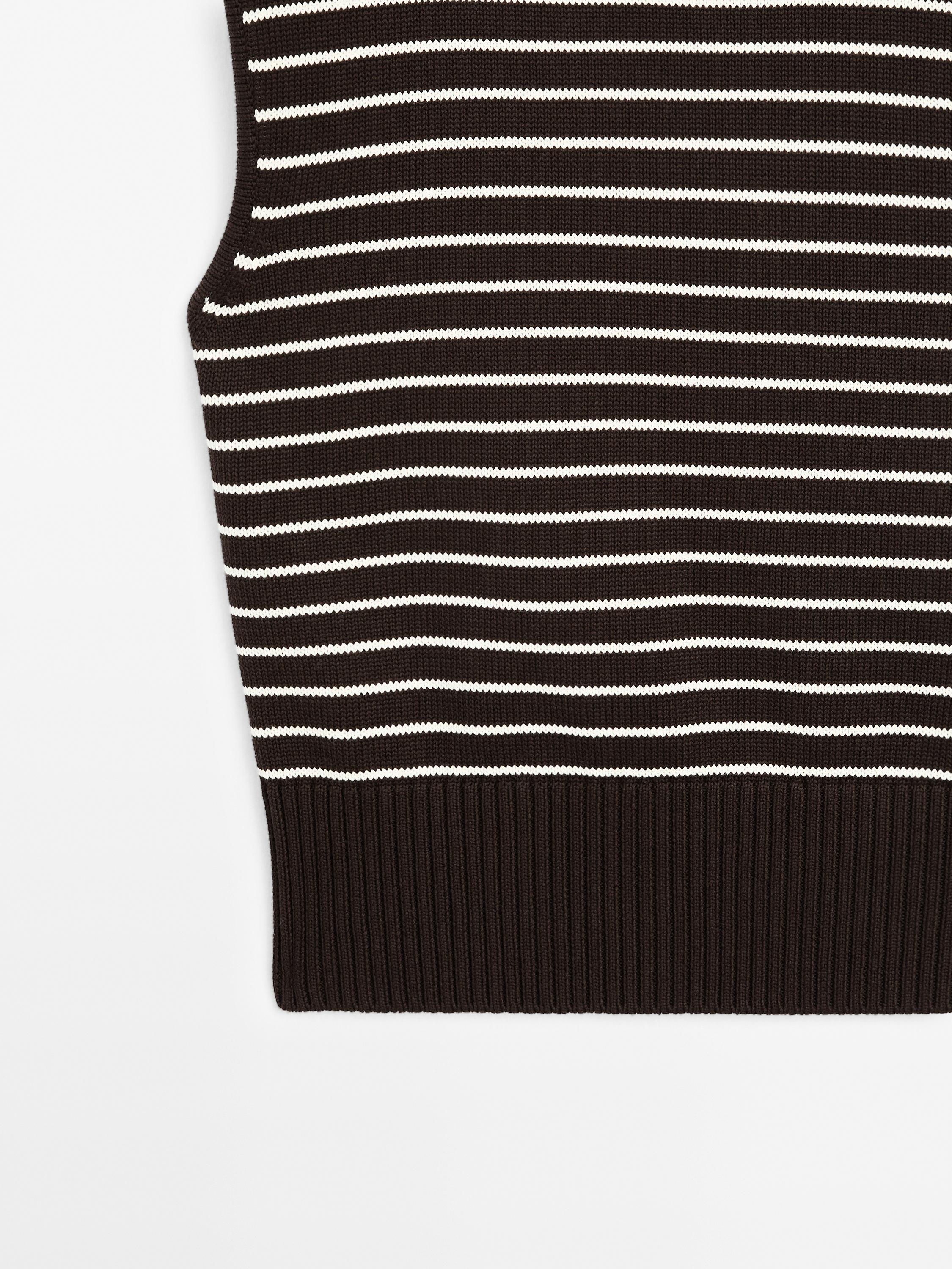 Striped vest with button details